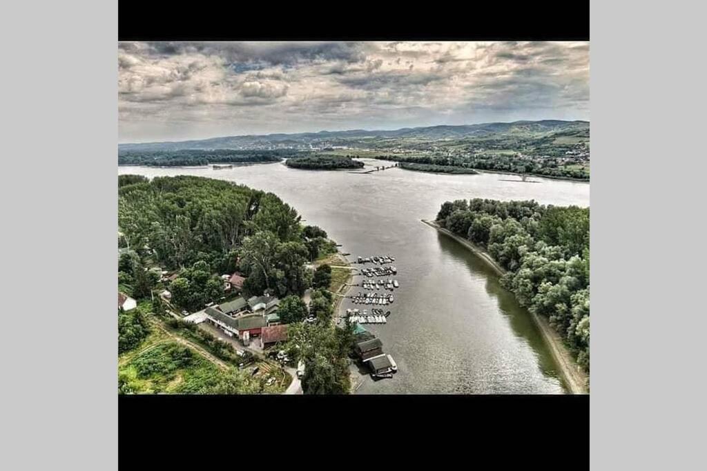 Captain'S House By The Danube River Cerevic Exterior foto