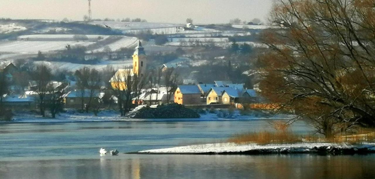 Captain'S House By The Danube River Cerevic Exterior foto