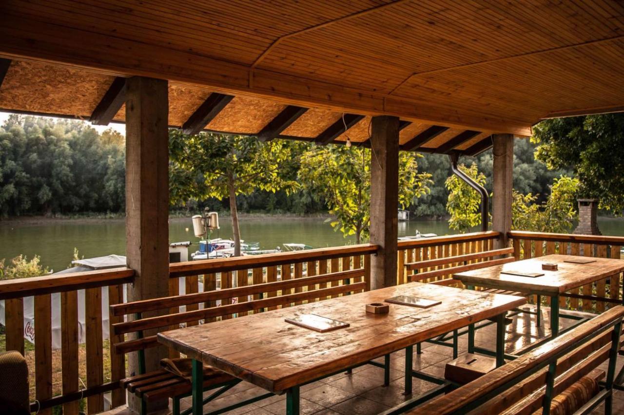 Captain'S House By The Danube River Cerevic Exterior foto