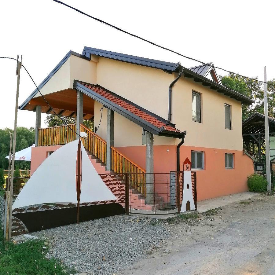 Captain'S House By The Danube River Cerevic Exterior foto