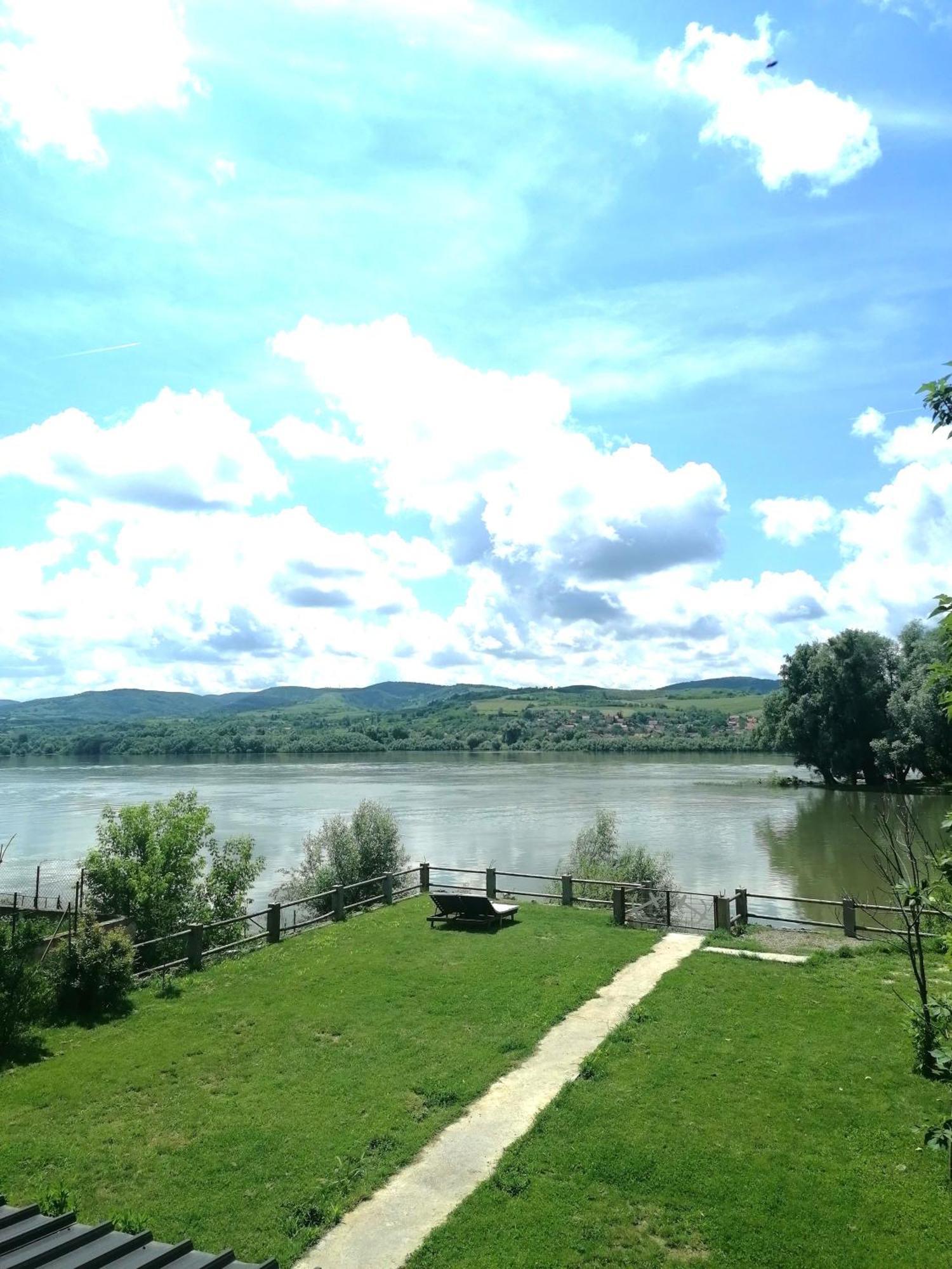 Captain'S House By The Danube River Cerevic Exterior foto